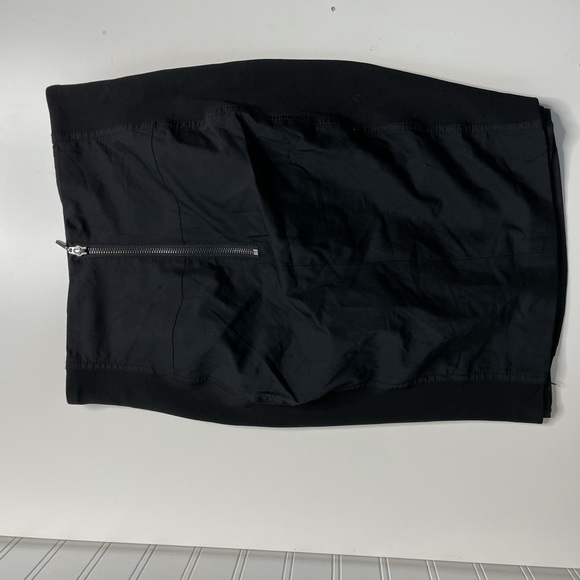 Blank mini pencil skirt, great condition, never worn size 4 - Picture 2 of 2